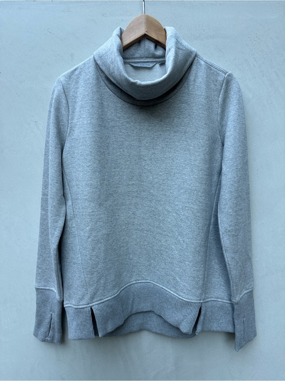 Athleta Cowl Neck Fleece Pullover Sweatshirt Gray Thumbhole Cozy M/L
